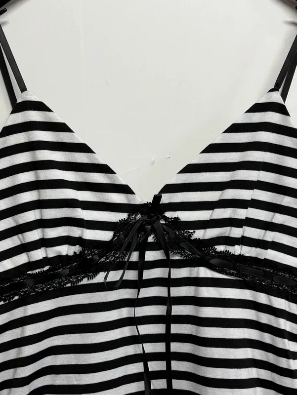 Y2k Emo Women Summer Streetwear Sexy Acubi V-neck Stripes Tank Tops Lace Trim Sleeveless Camisole Goth Grunge 2000s Alt Clothes — image 4