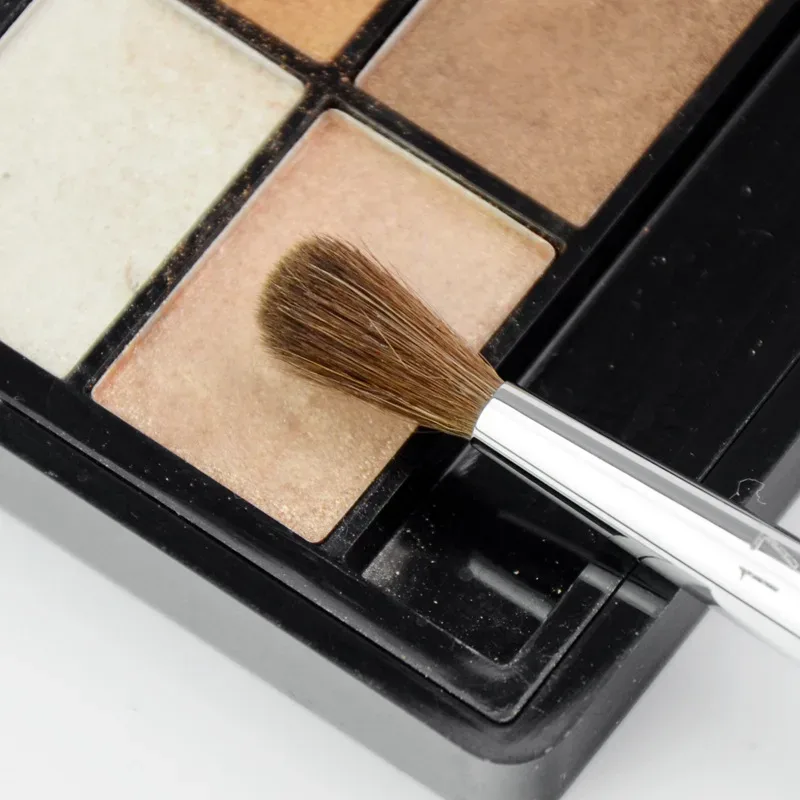 1 piece Pro Precision Crease Makeup brushes Eyeshadow #17 Make up brush Detail Eye Base shadow wood handle cosmetic tools — image 2