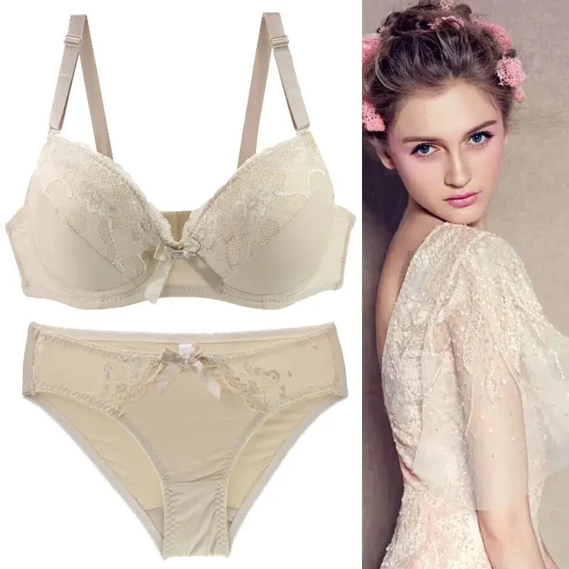 2021 Bagong Sexy Bra Sets Mga Produktong Hollow Out Thong Pambabae Lingerie Burdado Lace Womens BCDE Cup G-string Underwear Panties