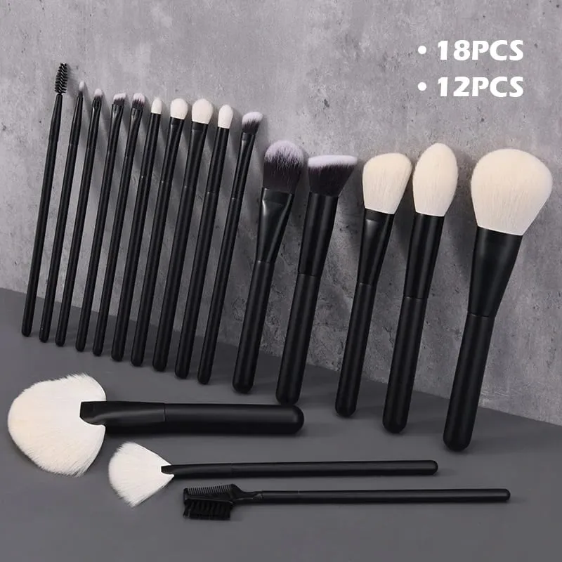 18PCS / 12PCS Animal Goat Hair Makeup Brushes Set Wood Handle makeup brush beginner makeup tools — image 1