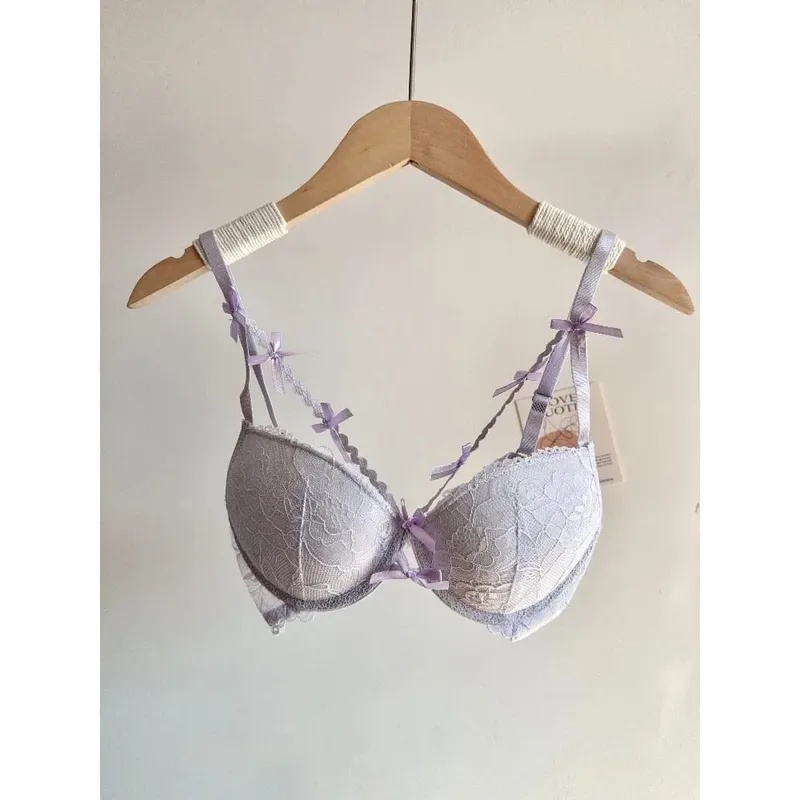 セクシーな Women Red Lace Bridal Lingerie Set Bowknot Push Up Bra Panty Small Bust Pure Style Wedding Party Intimate Underwear 32-38