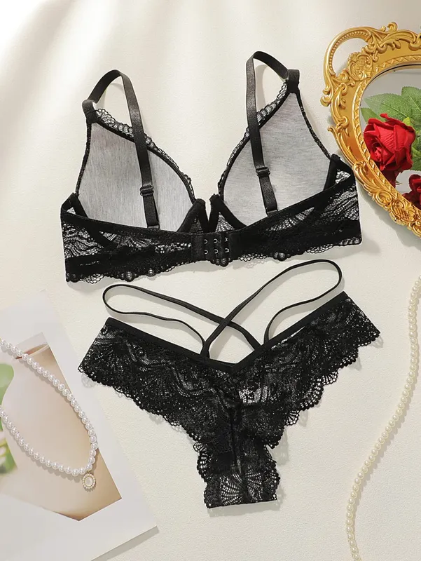 Ladies' elegant perspective deep V-ring bra with full coverage and lifting semi lace texture pure black low cut underwear L093 — image 2