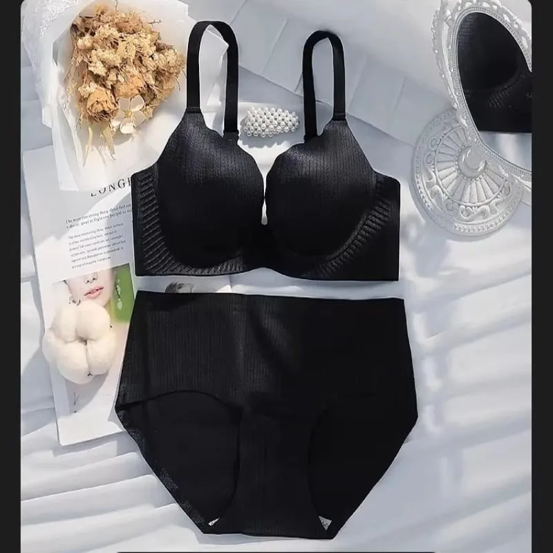 New Women Thick Padded Wirefree Bra Set Seamless Solid Color Comfort Gathering Lingerie Push Up Effect Designed for Smaller Bust — image 2