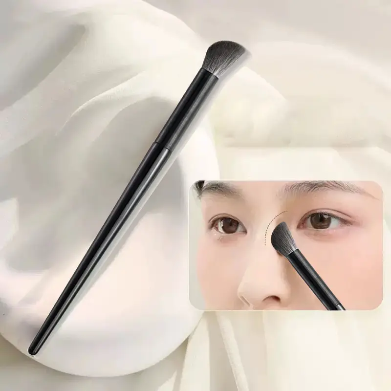 1pcs Nose Shadow Brush Angled Contour Makeup Brushes Face Bronzer Nose Silhouette Eyeshadow Cosmetic Blending Make Up Tool — image 1