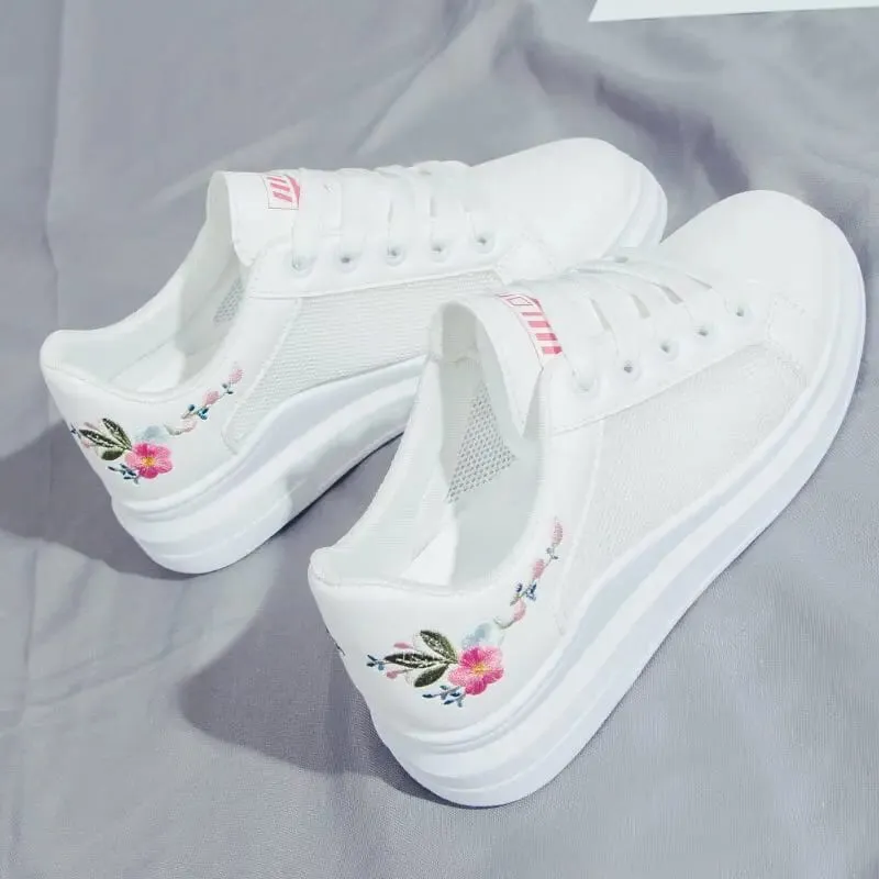 Shoes 2025 Women Running Spring Autumn Fashion White Breathable Embroidered Flower Lace-Up Casual Sneakers Zapatos De Mujer — image 2