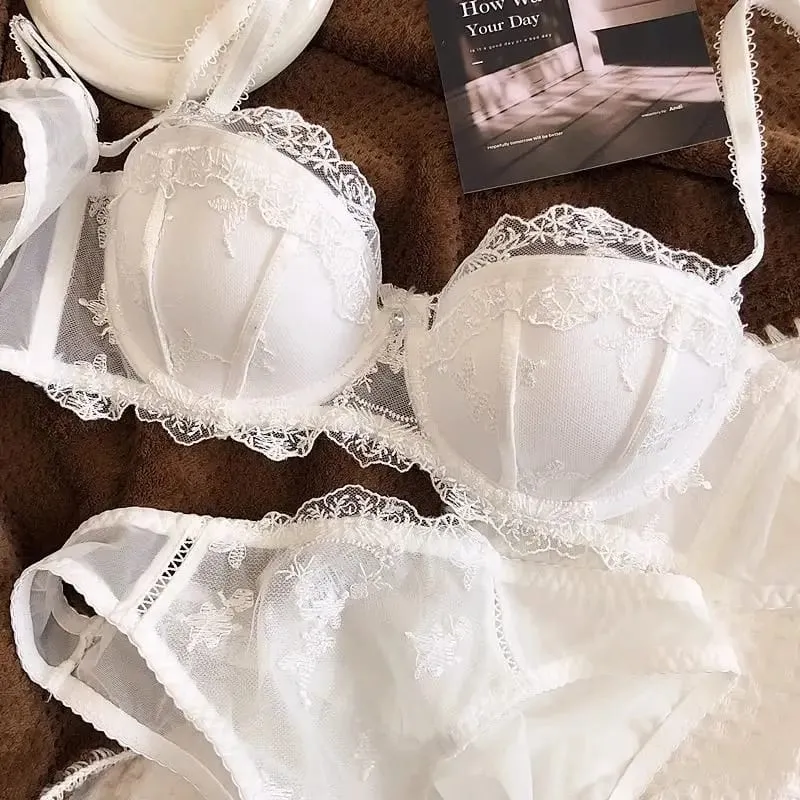 French Embroidered Lace Lingerie Two-Piece Set Lightweight Breathable Soft Underwired Bra with Light Support for Smaller Busts