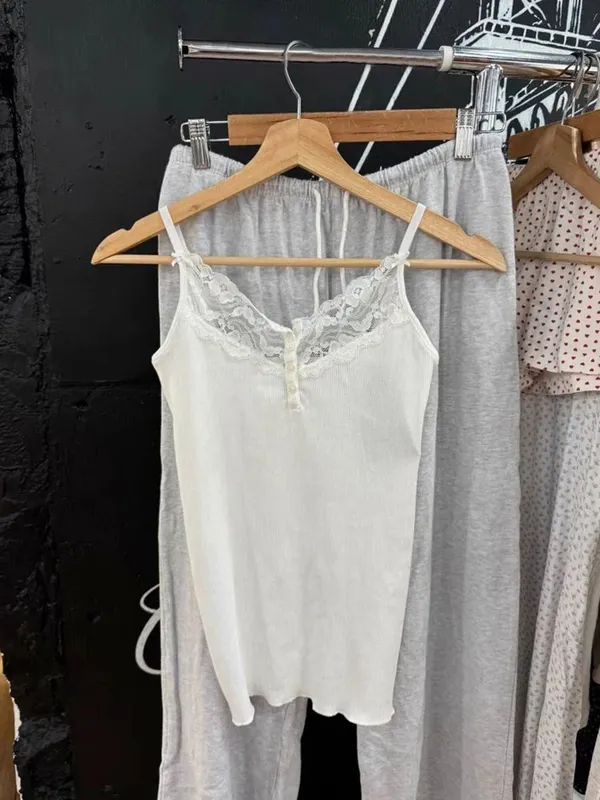 Sweet Lace Patchwork Slim Tank Tops Dam Sommar Vit Sexig Enkel Bomull Mjuka ärmlösa västar Kvinna Vintage Chic Y2K Camisole — image 10