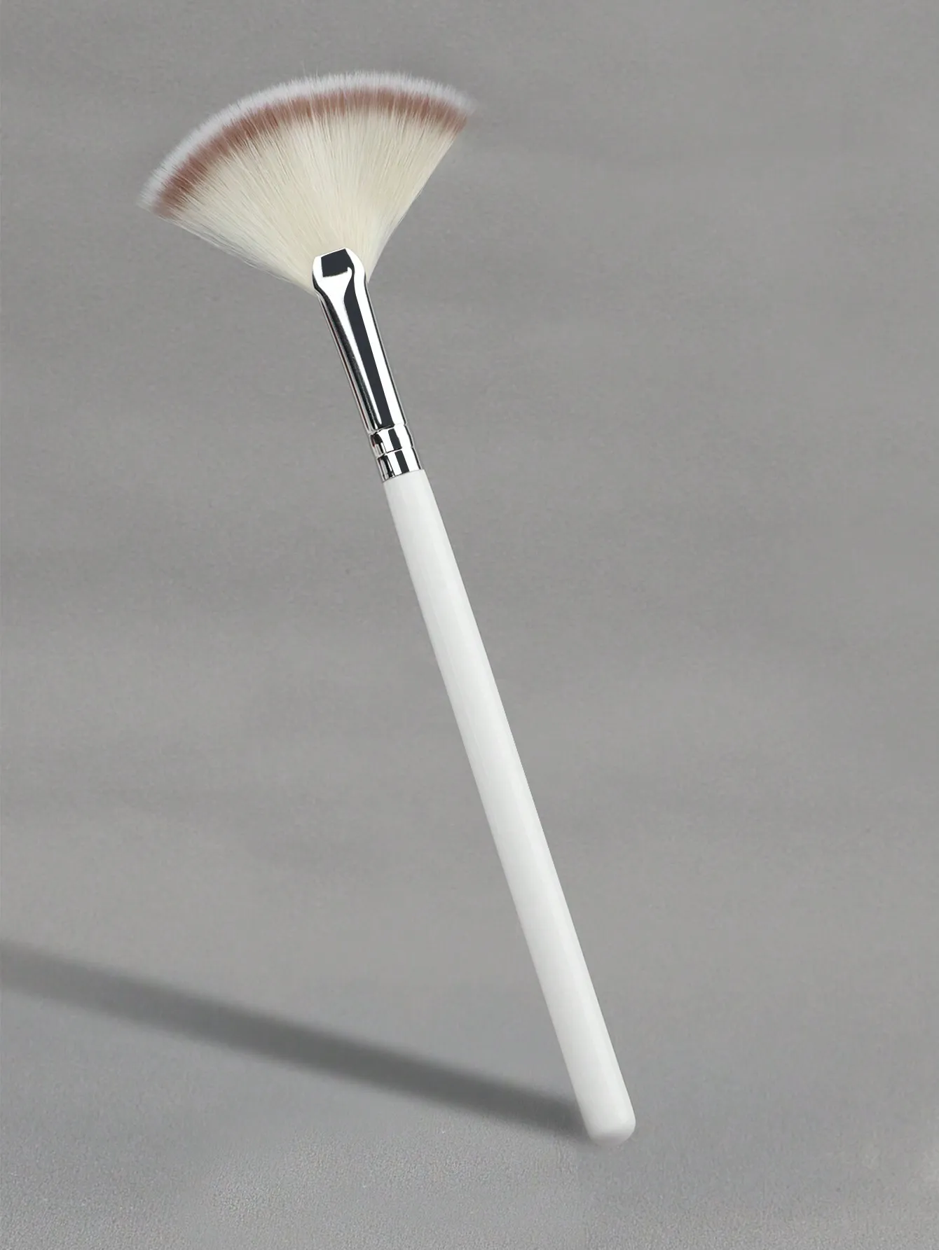 1pc Soft Facial Fan Brush Blush Fan Mask Brushes Slim Soft Face Mask Brush Applicator For Peel Glycolic Masks Makeup — image 3