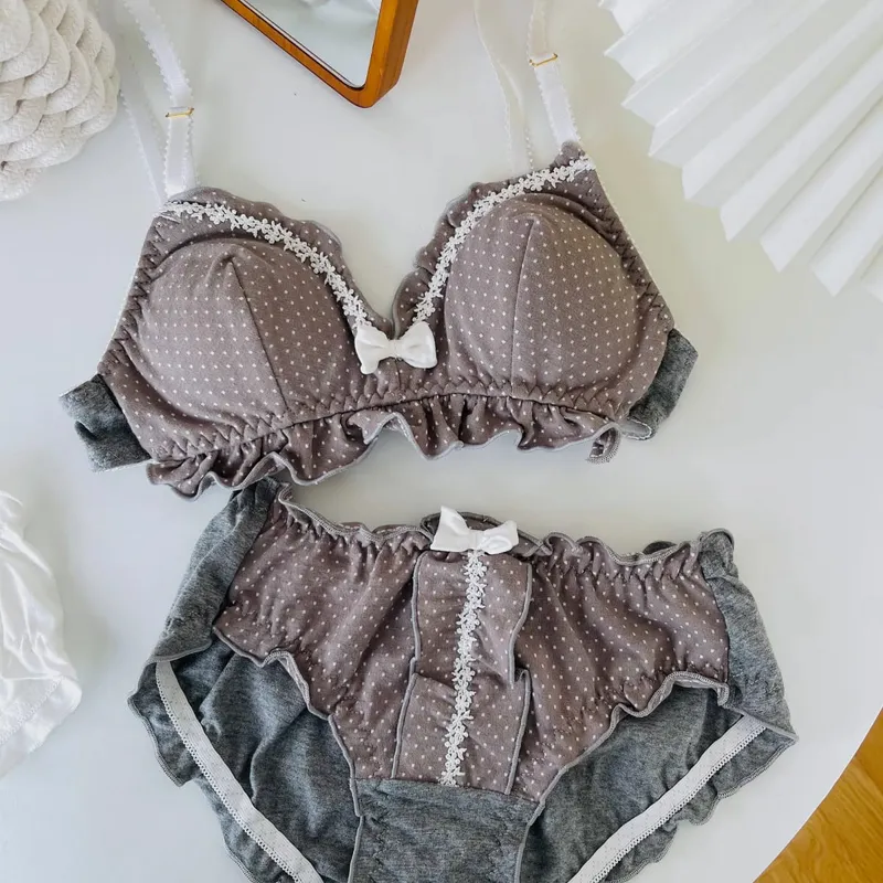 Japanse zachte meisjesbeha set schattig katje pootontwerp melkzijde stof draadvrije driehoekige cup dameslingerie — image 8