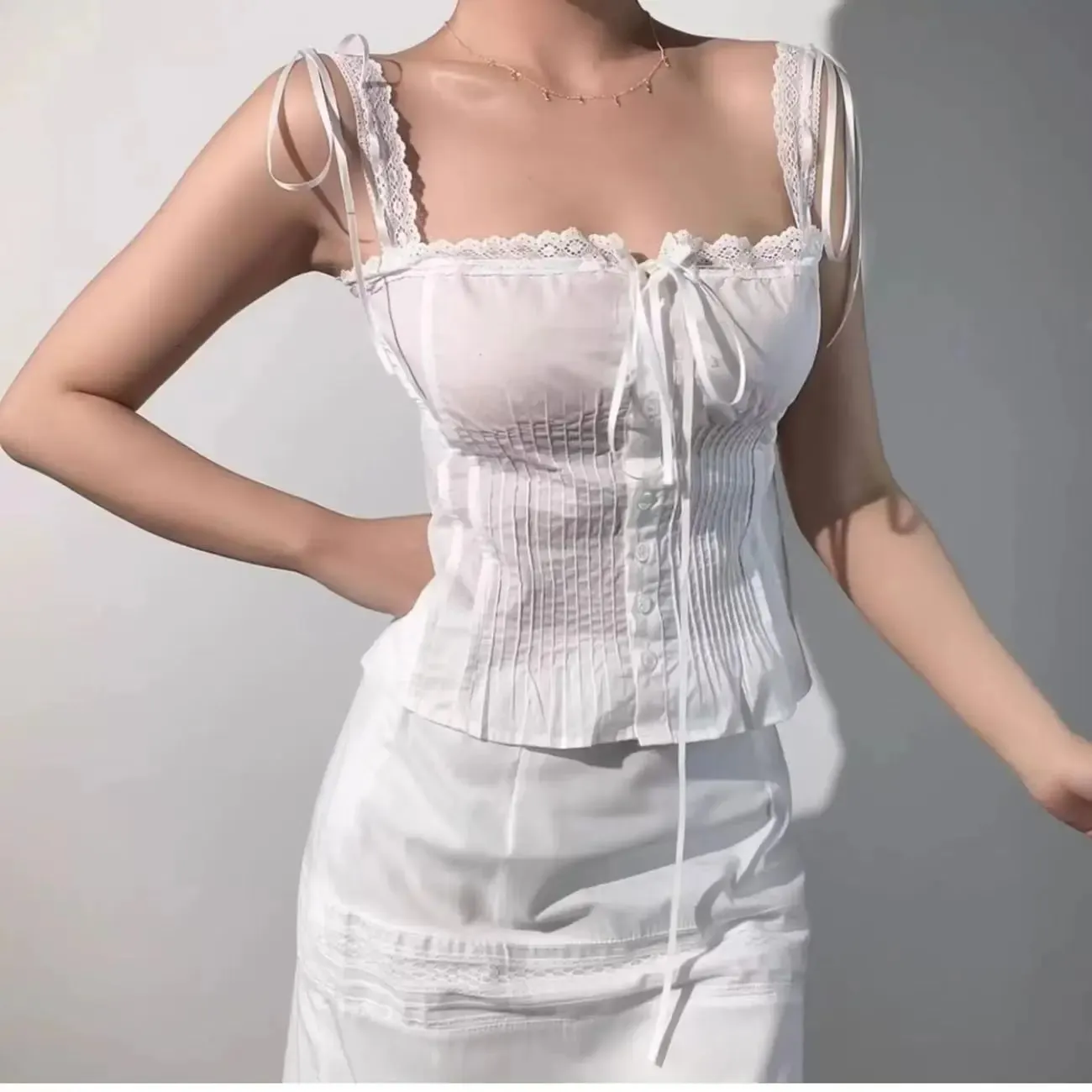 Korean Pure White Lace Vest Women Summer Tanks Bow High Waist Sexy Fashion Top Y2k American Sexy Slim Backless Short Top — image 2