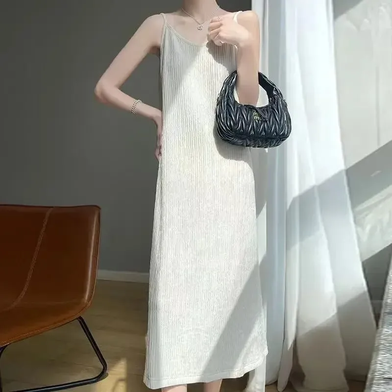 Original Black White Chiba Pleated Suspender Fashion Slimming Dress Pambabaeng Casual All-Match Loose Drooping Dress — image 7