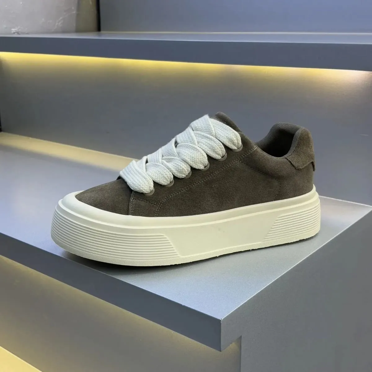 Men Suede Platform Sneakers Thick Sole Casual Skate Shoes Lace Up Comfortable Non Slip Retro Sports Shoes for Men — image 9