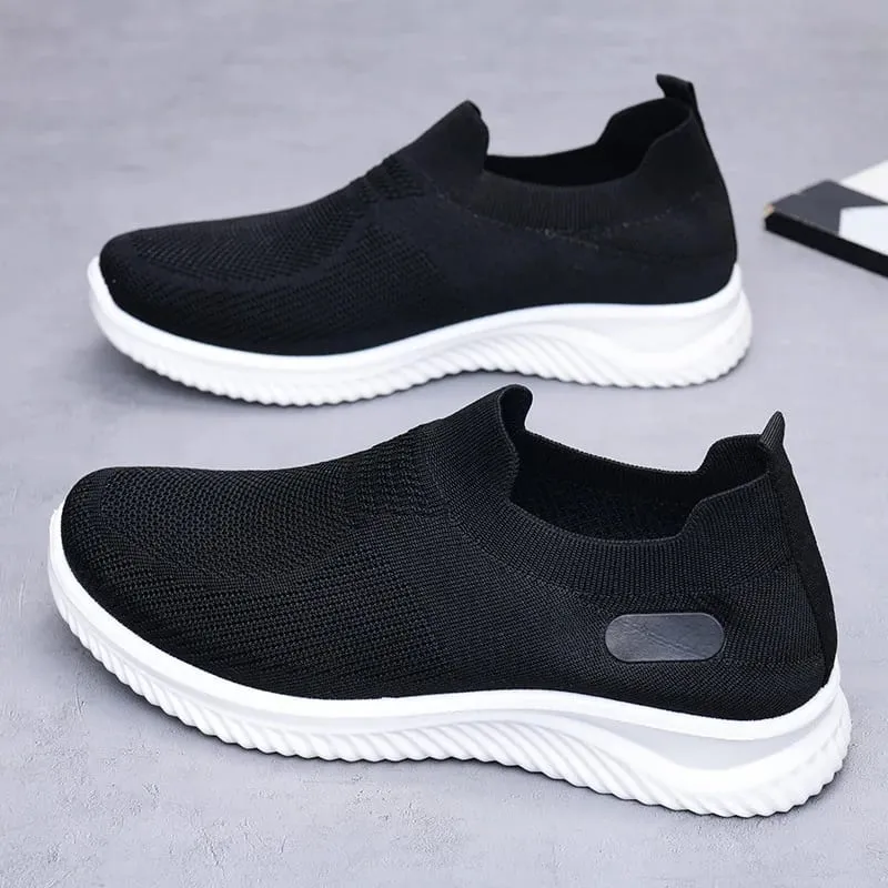 New Men's Casual Sports Shoes with Soft Sole Anti Slip and Breathable Work Cloth Surface for Men