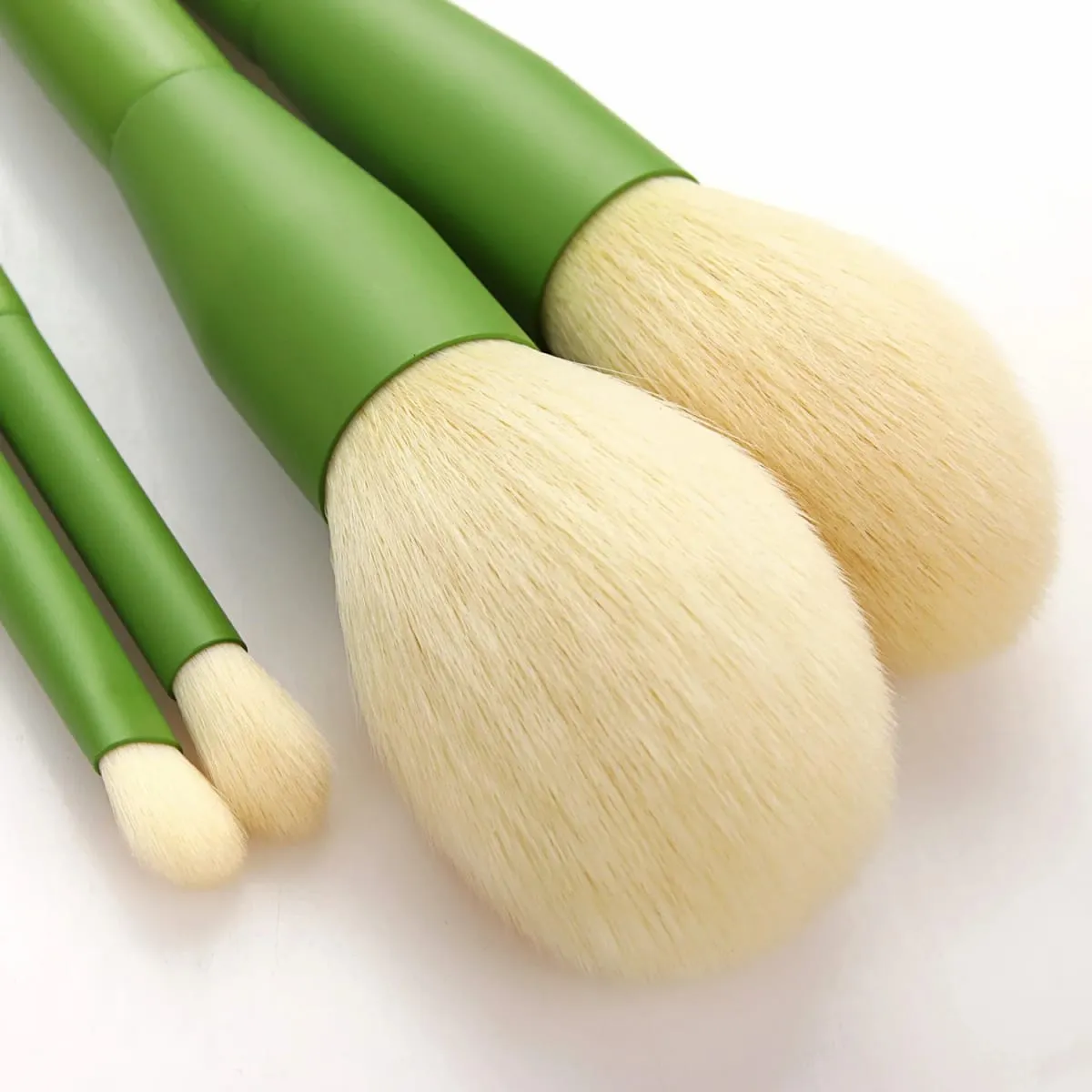 11Pcs Green Handle Makeup Brushes Soft Bristle For Powder Blush Foundation Eyeshadow Cosmetic Tools