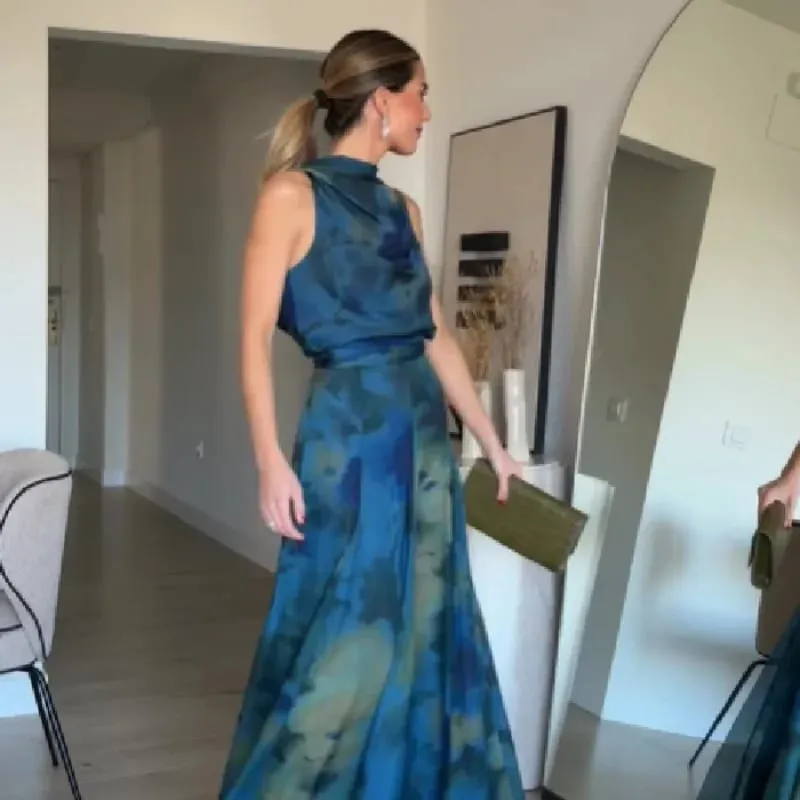 Pambabaeng Elegant Asul na Watercolor Print Maxi Dress Walang Manggas Cowl Neck Satin Formal Evening Gown A-line Floor Length Party Dress — image 4