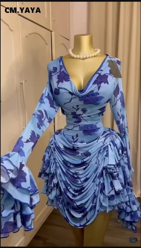 CM.YAYA Kvinnor Tie Dye Print Cascading Volanger Bell Långärmad Bodycon Ruched Draperad V-ringad Klänning Semester Strand Semesterklänningar — image 7