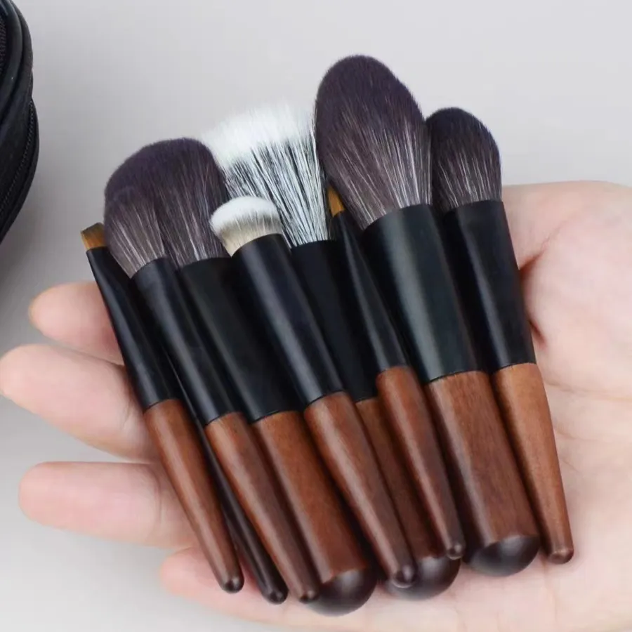12Pcs Professional Makeup Brushes Set Portable Wooden Handle Soft Bristles with Case Foundation Powder Blush Eyeshadow Brush — image 3