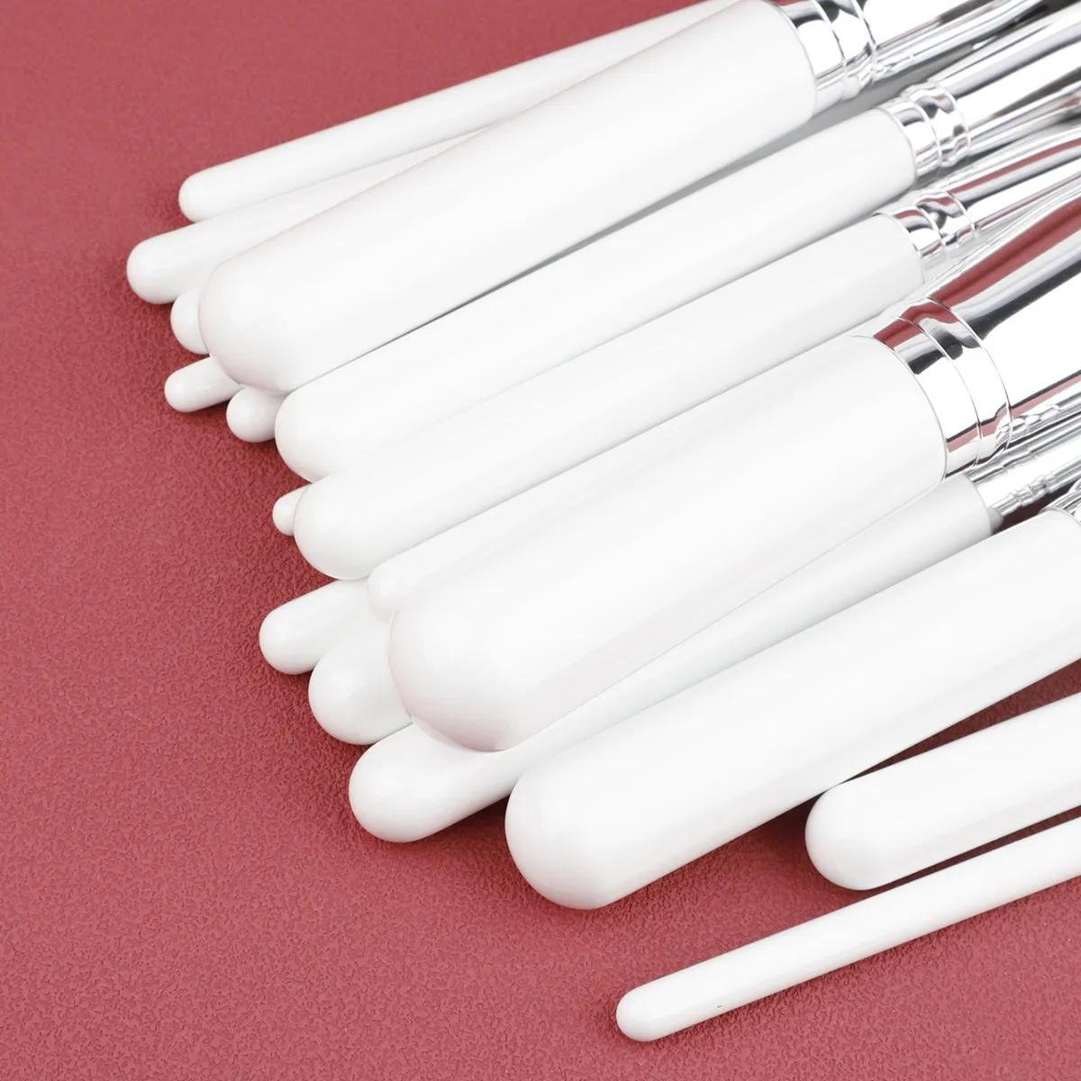 30Pcs Makeup Brush Sets Professional Artists Using Angled Eye Contour Blending Brushes High Quality White Brush Custom — image 6