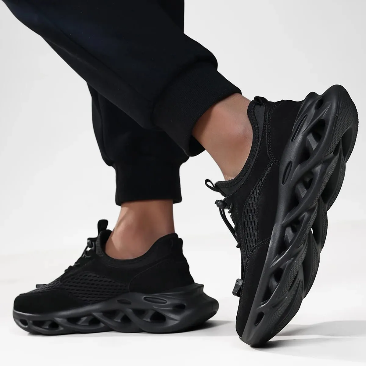 Confortable Men Walking Sneakers Solid Black Fashion — image 2