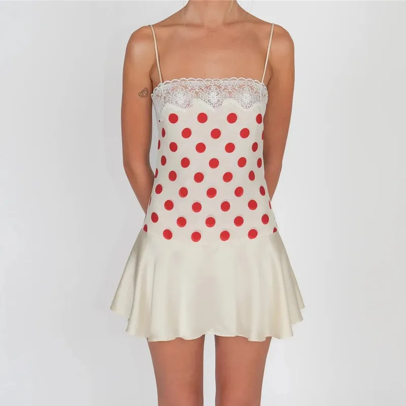 Mulheres y2k bolinhas cami vestido renda guarnição cinta de espaguete cetim plissado bainha bodycon mini vestido verão casual streetwear