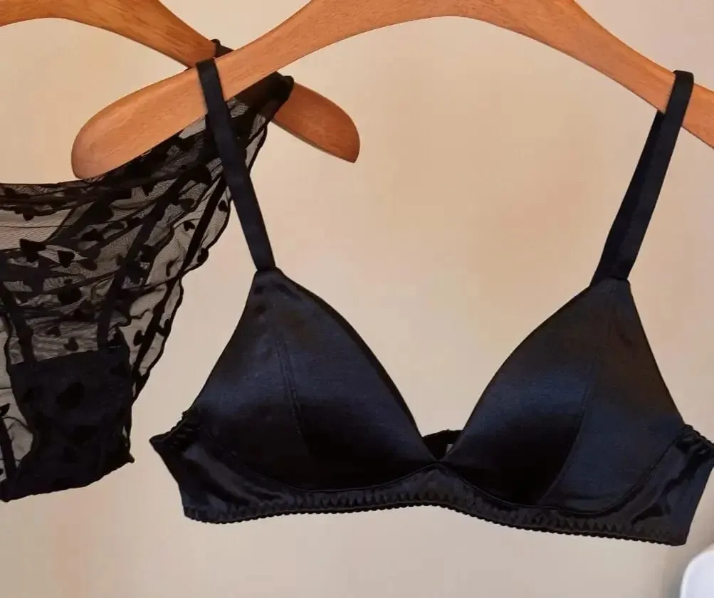 Sexy Satin Triangle Cup Non-Marking Bra Set Comfortable Wireless Lingerie for Large Breasts — image 3