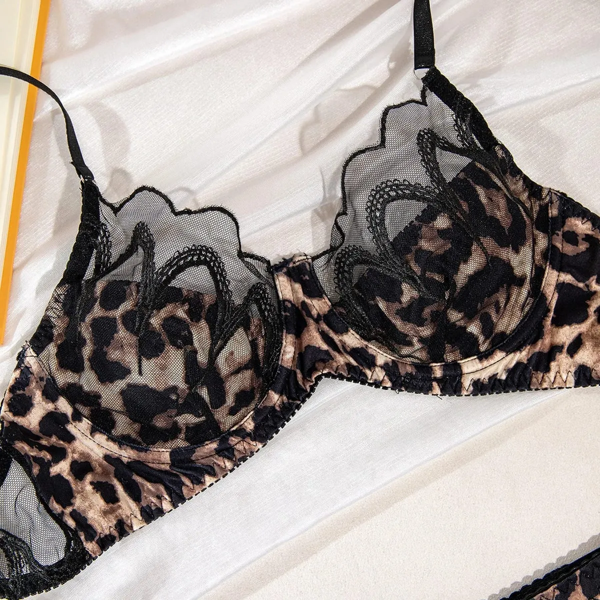 Sexy ultra fino laço leopardo impresso lingerie conjunto sem anel de aço perspectiva feminina roupa interior ver através de vestuário exótico terno — image 2