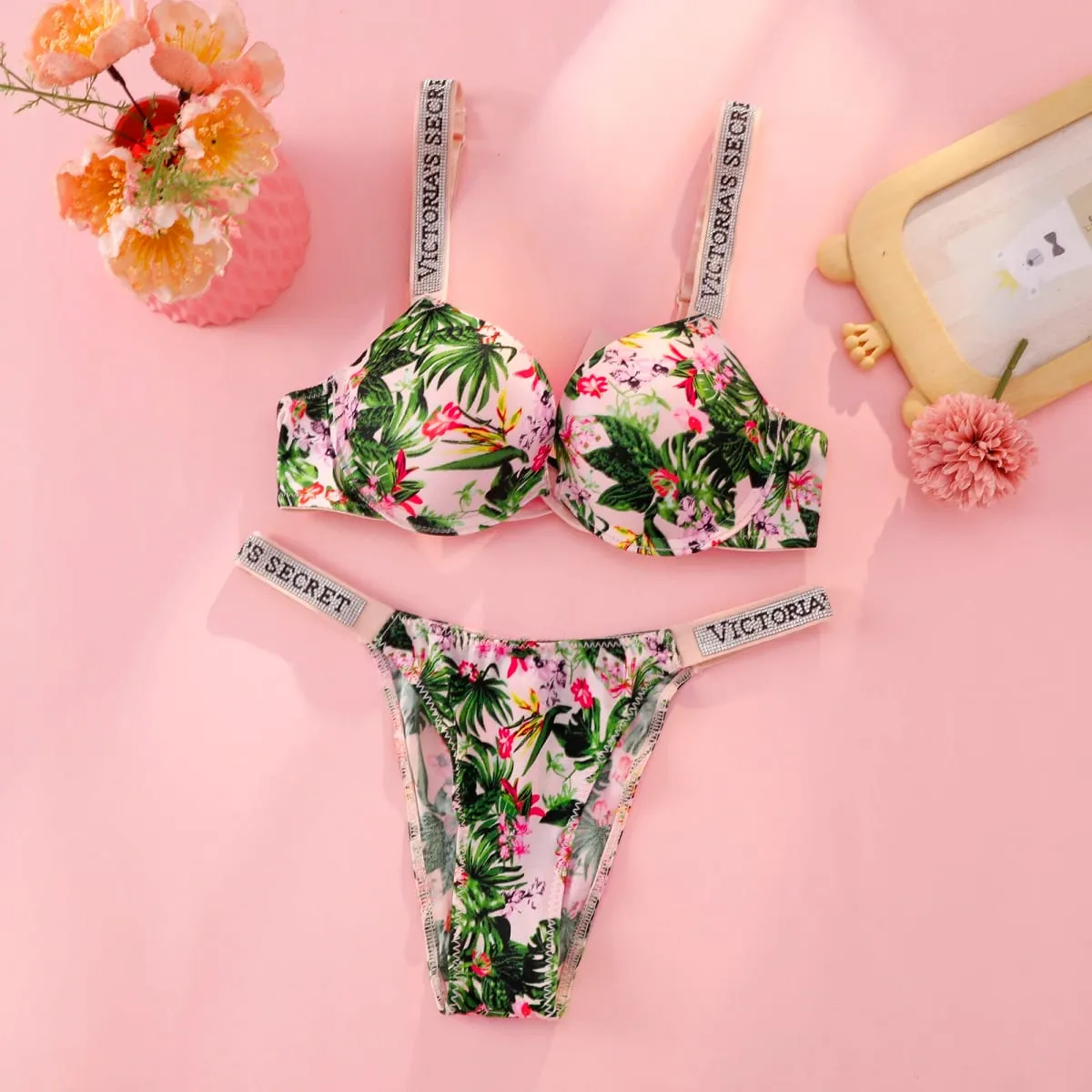 Conjunto de sutiã e calcinha push up Victoria's Secret para mulheres com logotipo de strass alças de ombro roupa íntima de renda conjunto de lingerie sexy — image 4