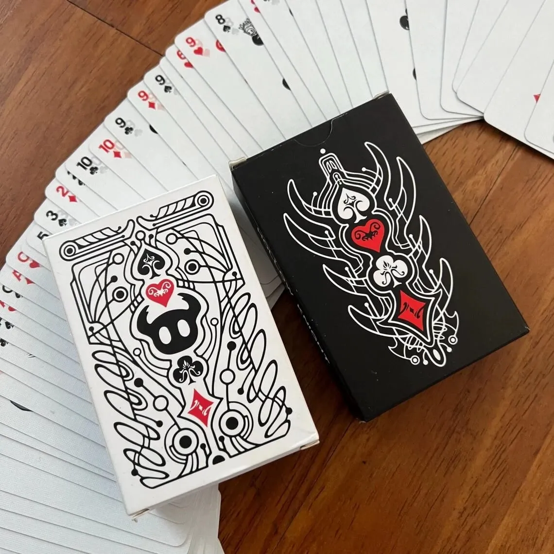 Hollow Knight Standard Poker Card Set Black and White Playing Card Game Card Group Portable Creative Party Game Toys Gift — image 9