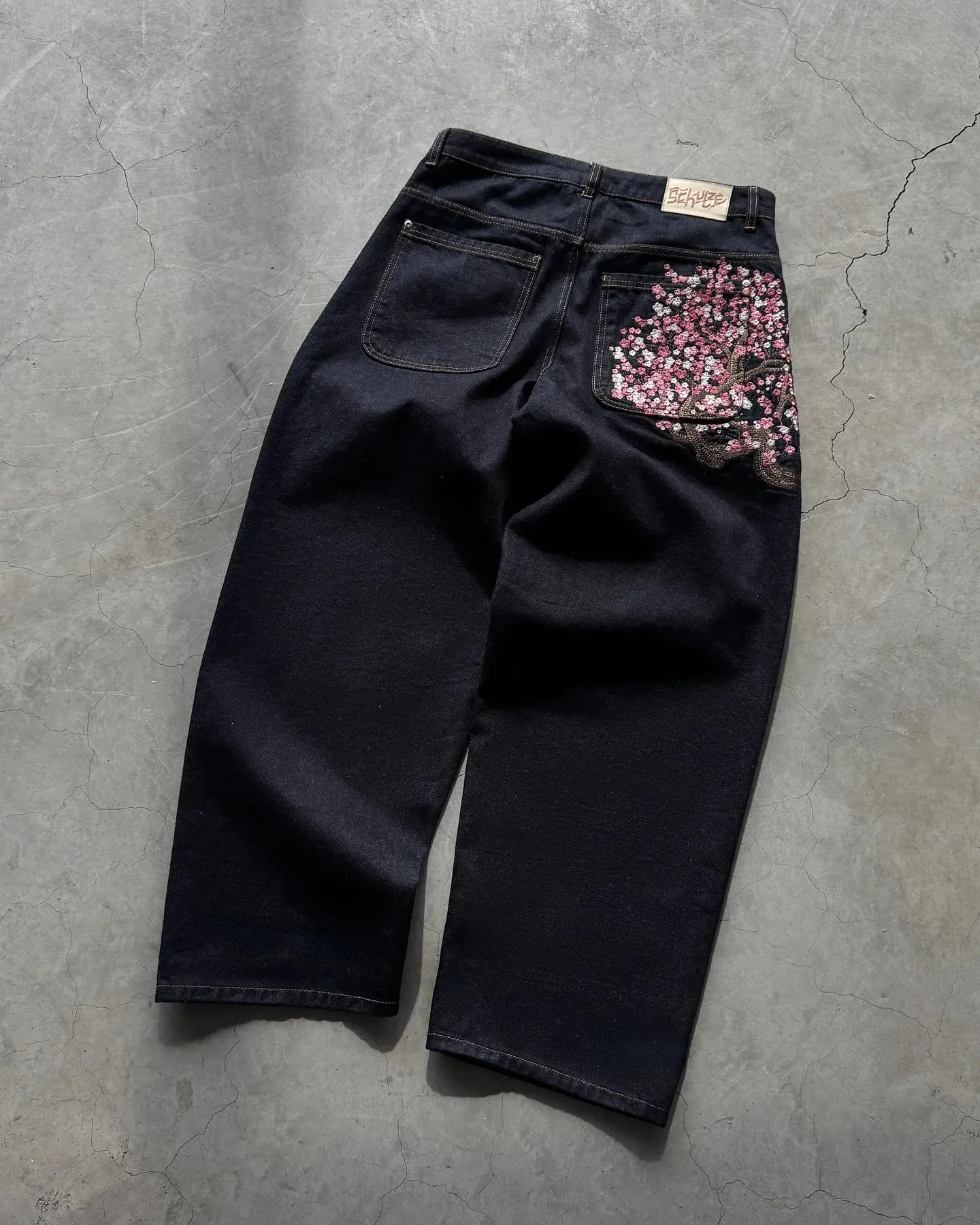 American Retro Pocket Cherry Blossom Embroidered Jeans Y2k Vintage Men Casual Baggy Straight Wide Leg Denim Pants Hip Streetwear — image 4