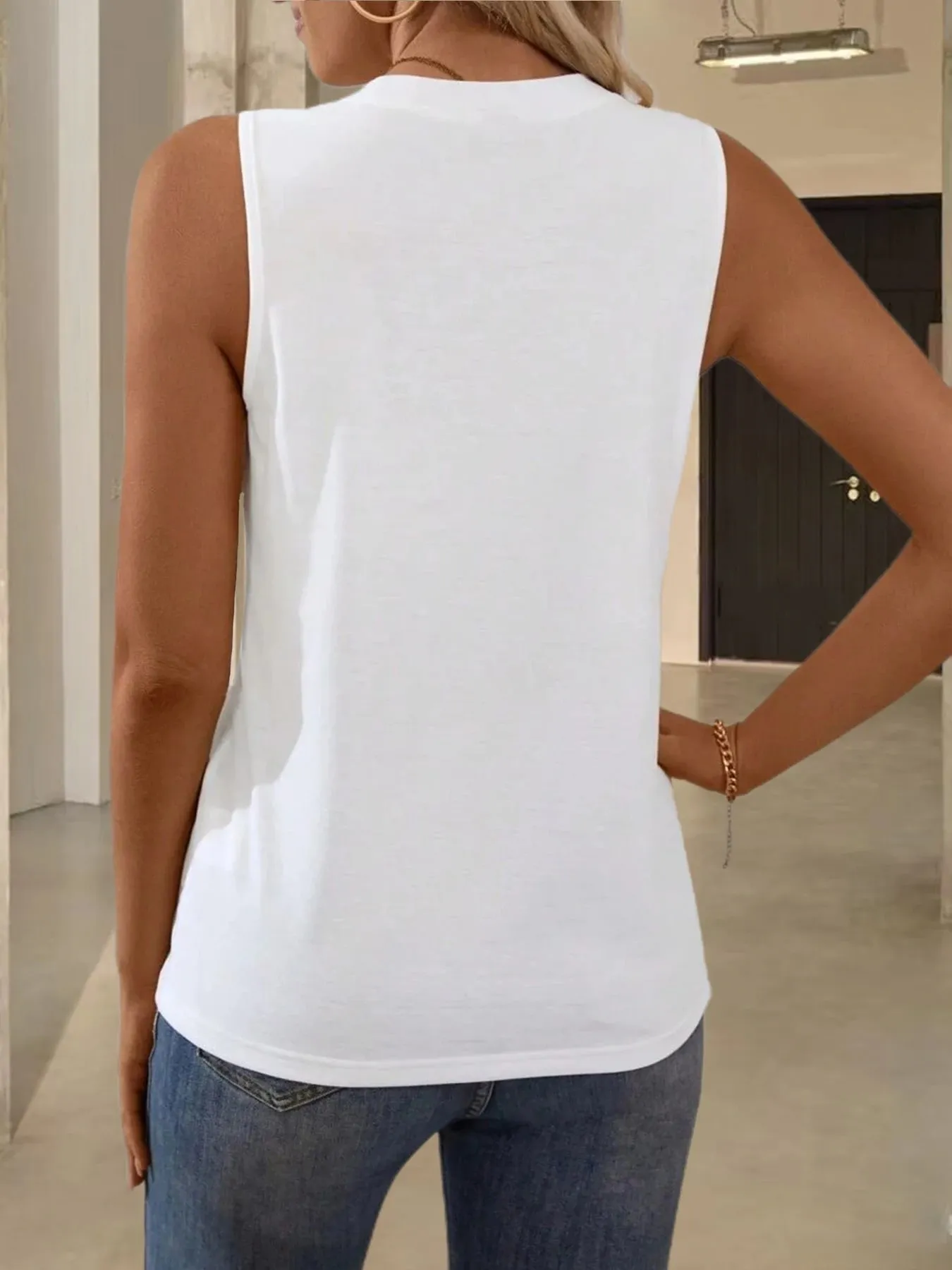 2026 Spring/Summer New Pure Color Round Neck Wrinkle Knit Vest for Women; In Stock — image 4
