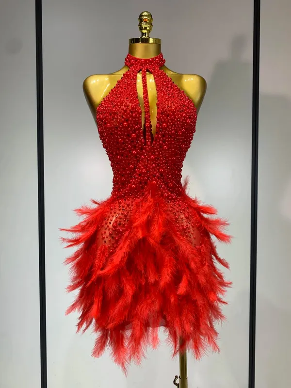 Luxo strass pérolas halter sem costas curto penas vestido feminino sexy celebrar aniversário vestido desempenho traje de dança