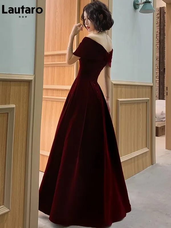 Lautaro Spring Long Lyx Elegant Vinröd Mjuk sammet Kvällsfest Bröllopsklänningar för kvinnor 2022 Off Shoulder Maxiklänning — image 3