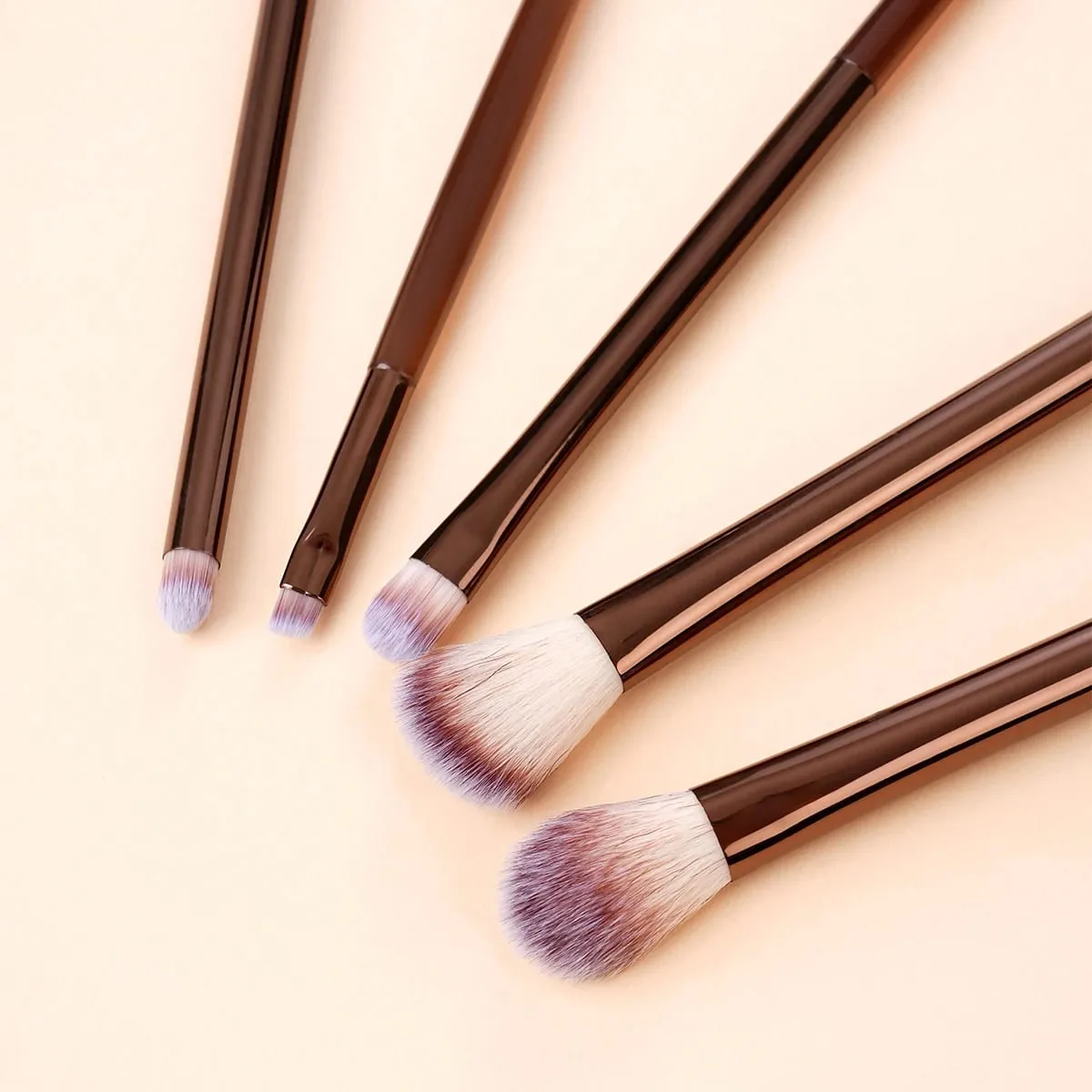 7 PCS Makeup Brush Set For Eyeshadow & Liner Include Professional Eye Makeup Brushes Eyebrow Razor Silicone Eyeliner Stencils — image 4