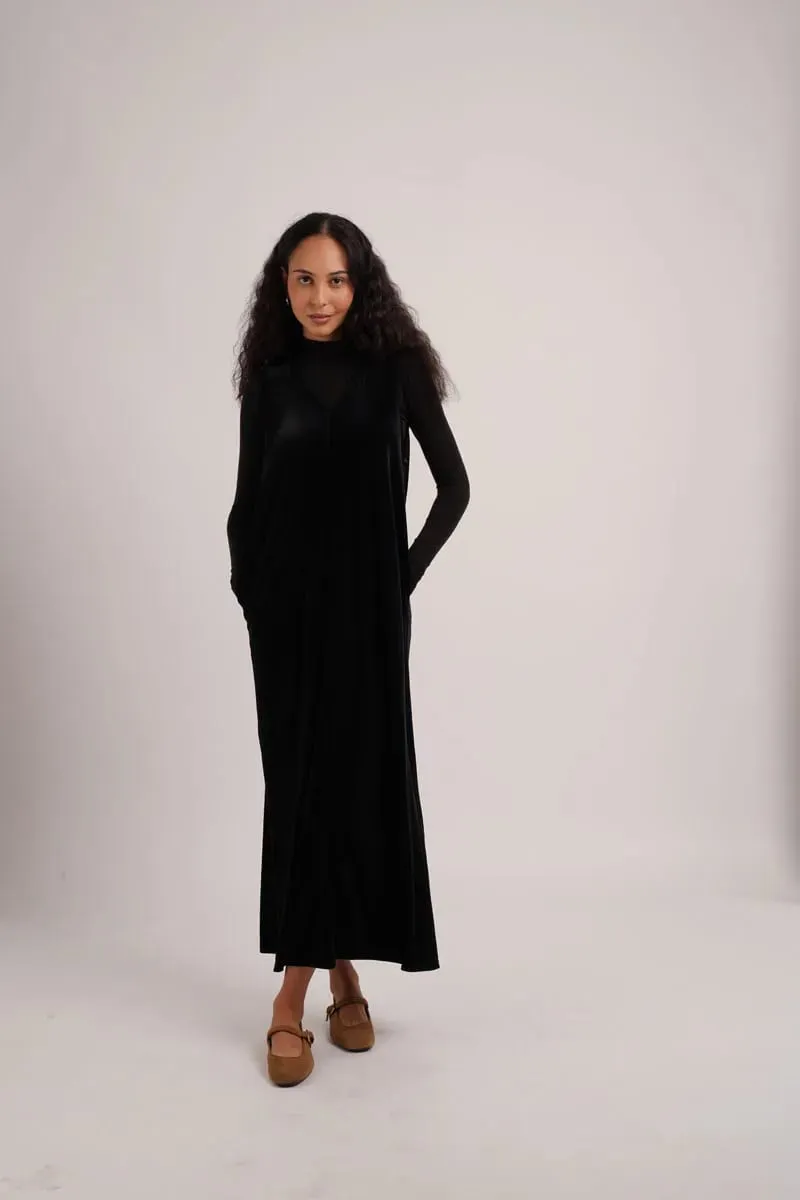 AS AW26 Velvet jumper dress with side pockets + Jersey basic mockneck — image 3