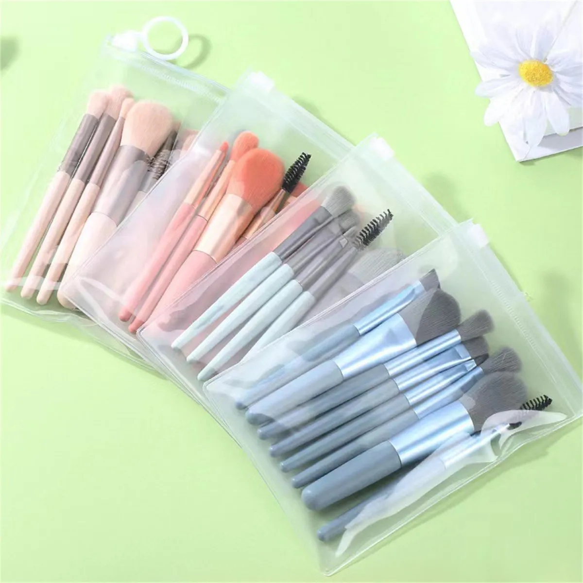 Soft Fluffy Makeup Brushes Set for Cosmetics Foundation Blush Powder Eyeshadow Kabuki Blending Makeup Brush Beauty Tool — image 2
