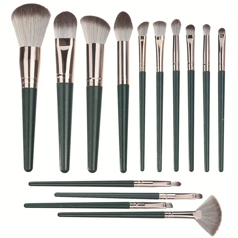 14 Professional Makeup Brushes That Can Create A Variety Of Looks Suit Different Styles Are Clean And Help Reduce Breakouts.