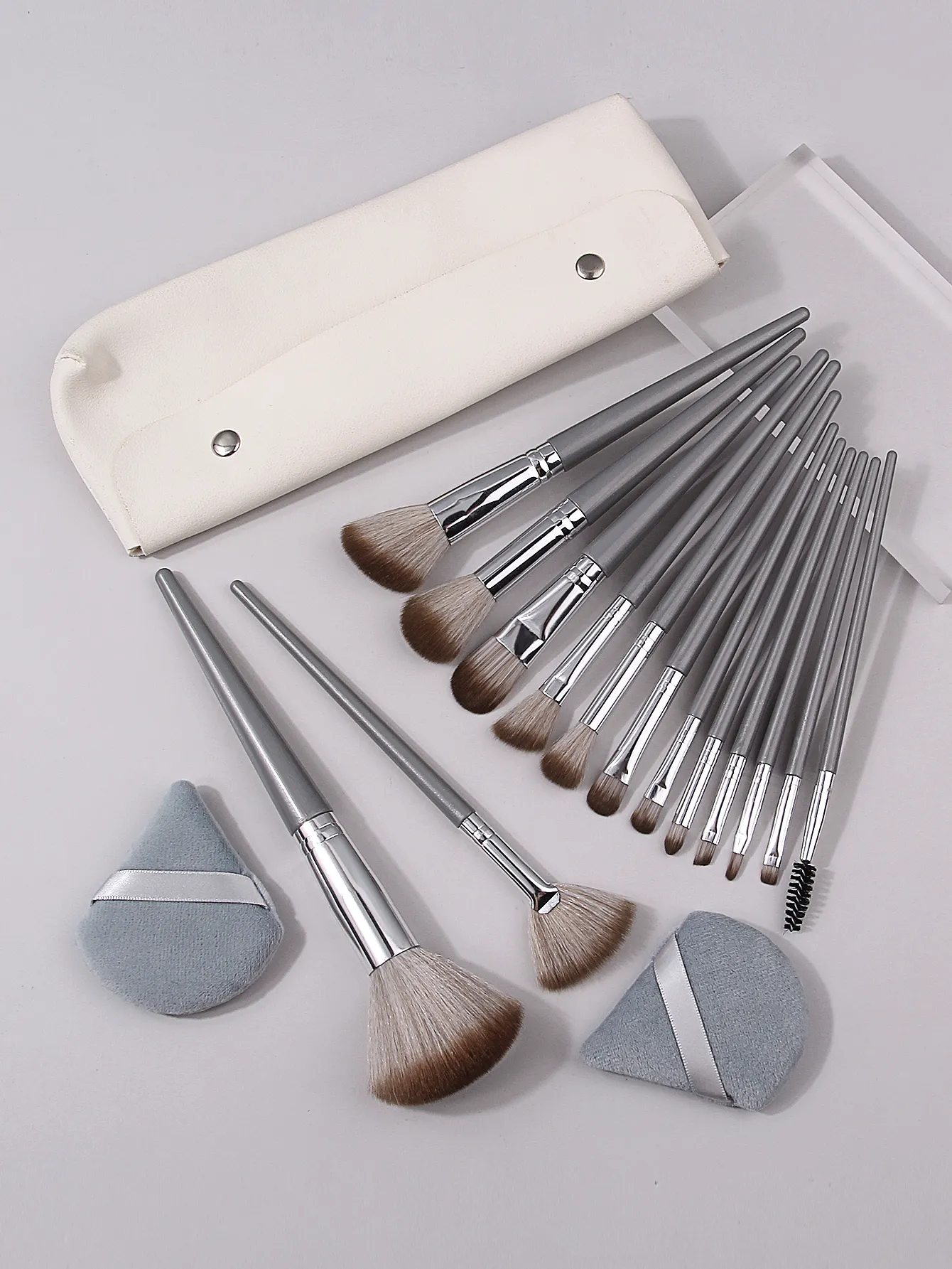 17PCS Makeup Brush Set Soft Fluffy Professional Cosmetic Foundation Powder Eyeshadow Kabuki Blending Make Up Brush Beauty Tool — image 3