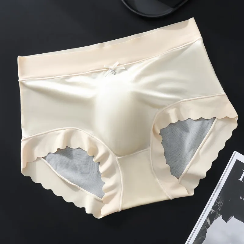 Men's Seamless Ice Silk Briefs 3D Contour Pouch Mid Waist Satin Smooth Scalloped Edge Ultra Thin Male Underwear
