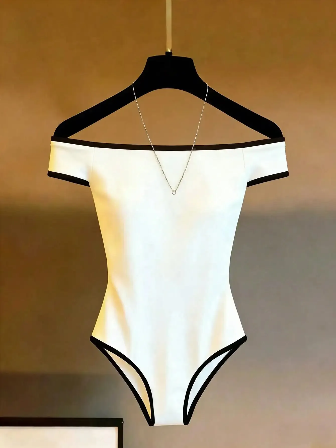 Women's Fitted Off-Shoulder Cami Bodysuit All-Season Y2K One-Shoulder. Body-Hugging Elegant Versatile for Dates — image 4