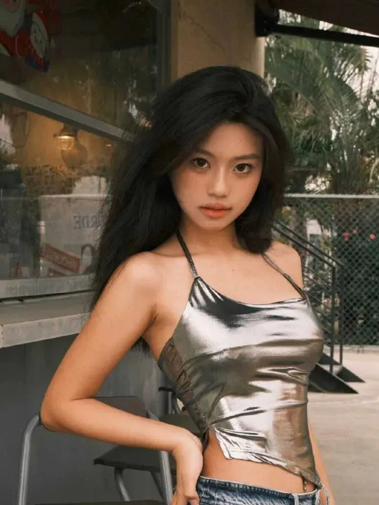 American hot girl bez záda halter top pro dámské léto nový stříbrný nepravidelný čistý touha sexy krátký top — image 4