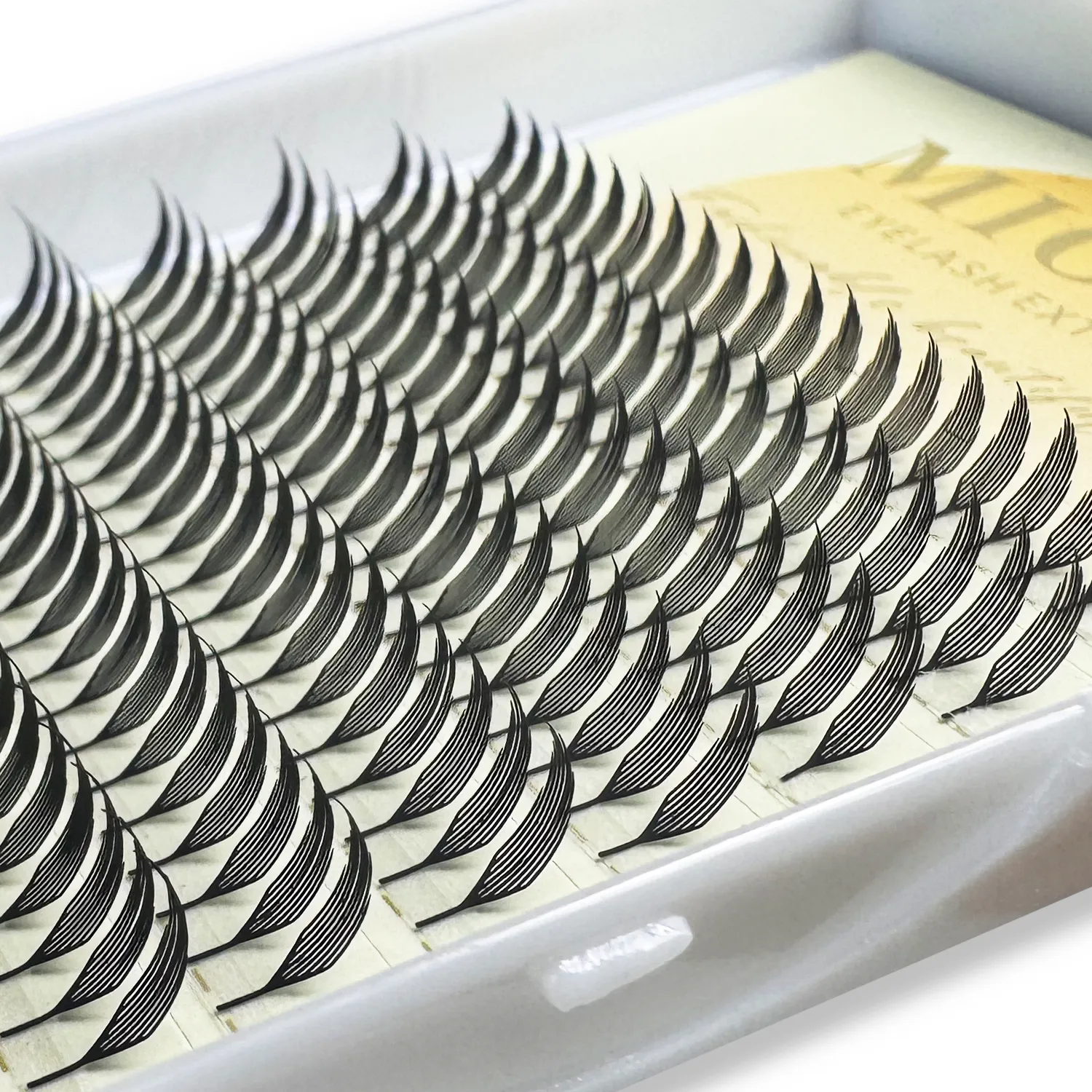 Comic Spire Manga Lash Clusters 3D Feather Anime Lashes Premade Fan Individual Eyelash Extensions Natural For Eye Makeup — image 2