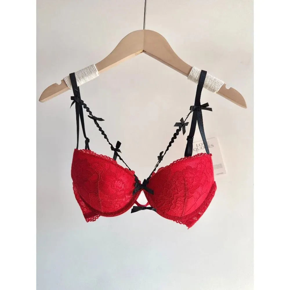 セクシーな Women Red Lace Bridal Lingerie Set Bowknot Push Up Bra Panty Small Bust Pure Style Wedding Party Intimate Underwear 32-38