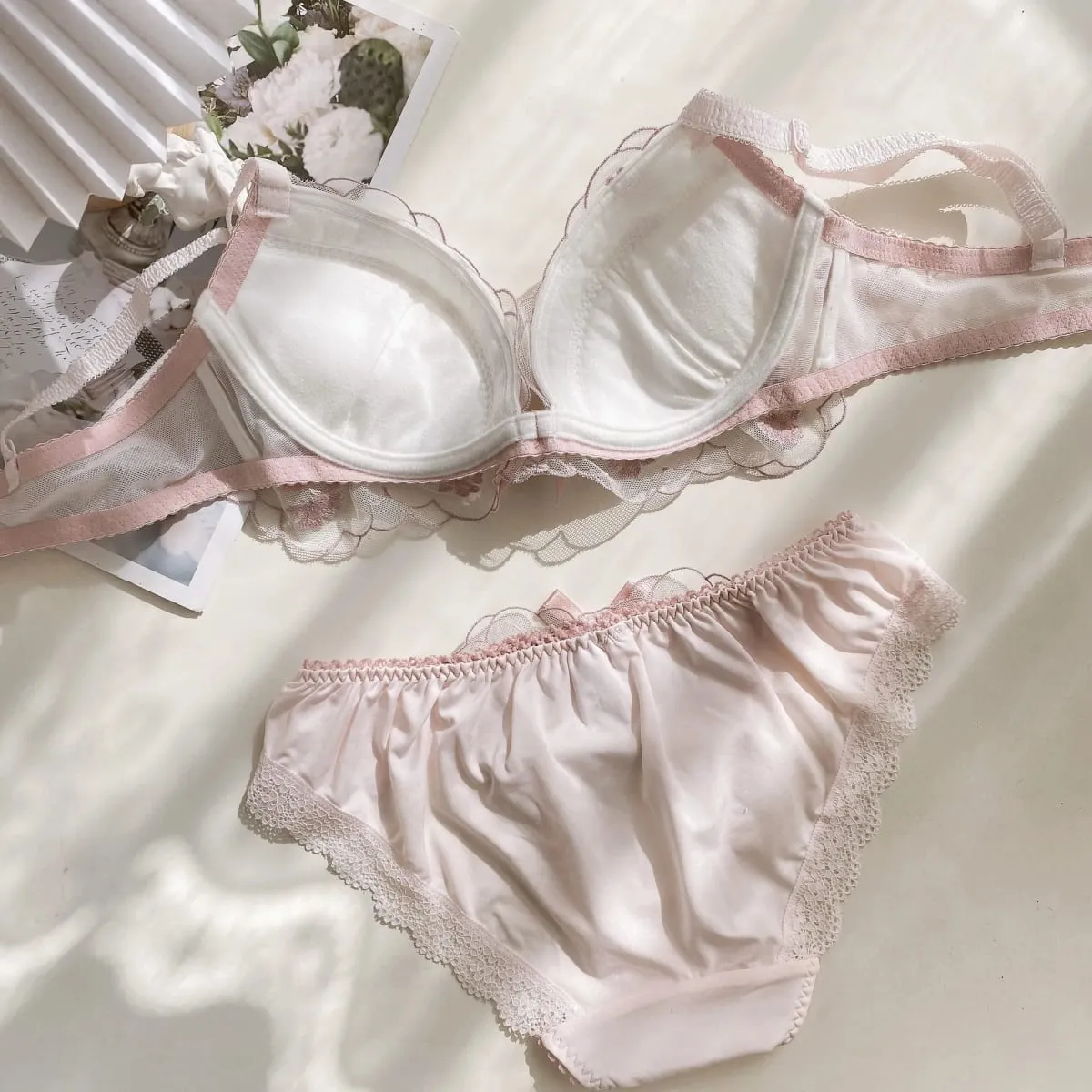 Fata sezione sottile lingerie da donna reggiseno in pizzo ricamato di grandi dimensioni set reggiseno intimo da donna con cuore di pollo basso raccolto — image 4