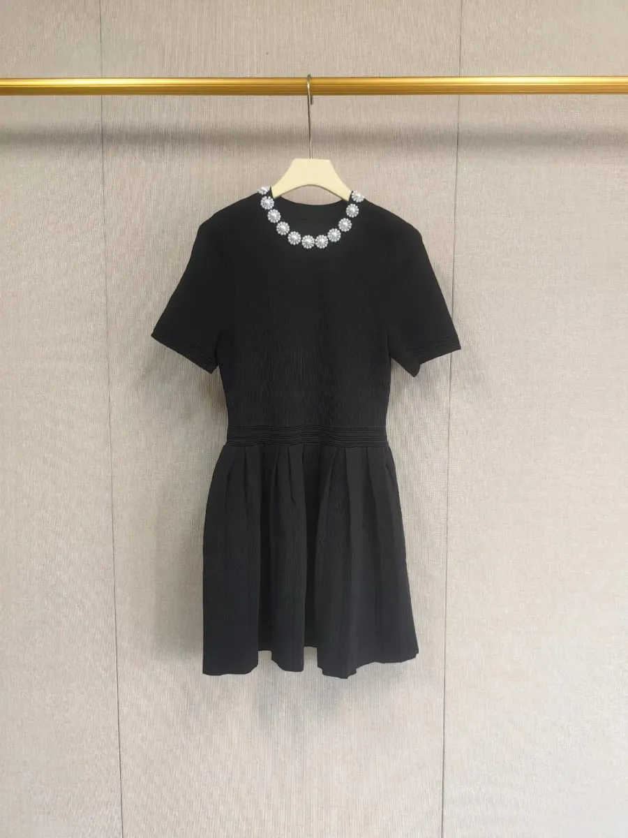 26 Autumn New Flower Nail Bead Waist Slimming Black Round Neck Short Sleeved Knitted Dress — image 3