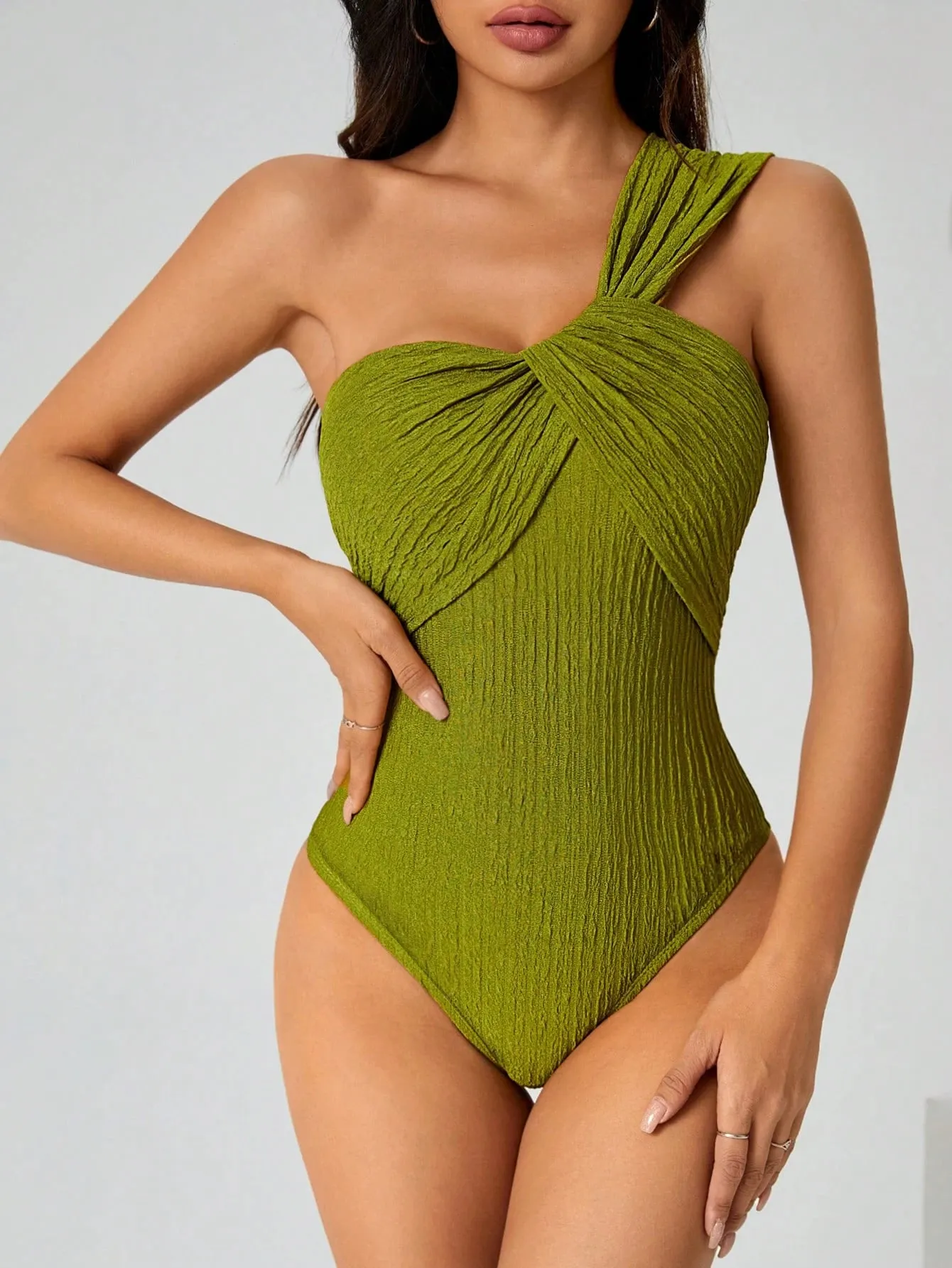 Women One Shoulder Twist Bodysuit Textured Crinkle Fabric Sleeveless Slim Fit Party Club Jumpsuit Top Green
