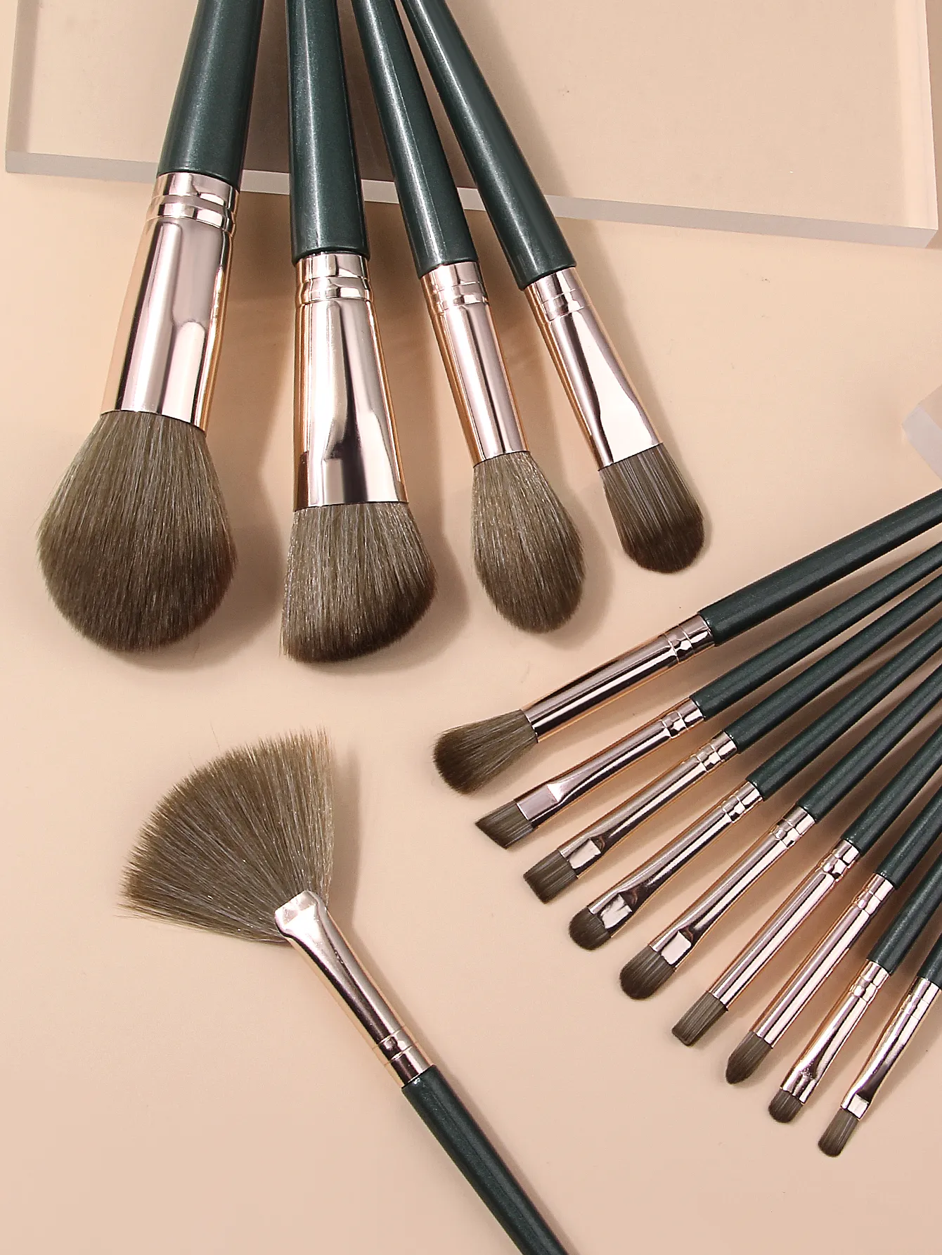 18Pcs Makeup Brush Set Soft Cosmetic Brushes for Powder Blush Eyeshadow Foundation with Beauty Sponge & Triangle Puff — image 5