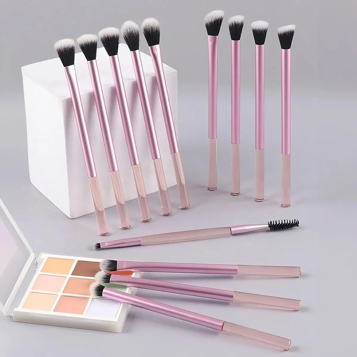13pcs Professional Makeup Brush Set Soft Face & Eye Brushes for Foundation Concealer Eyeshadow Blending and Highlighting — image 2