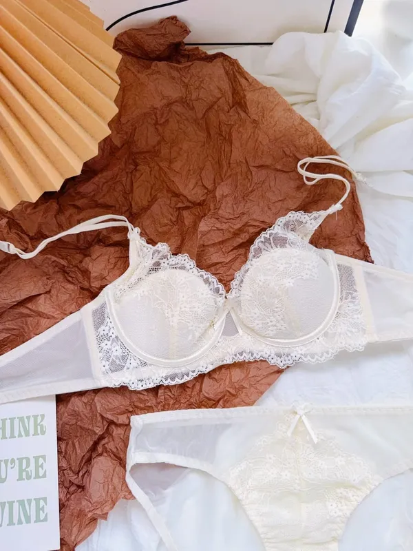 Sexy Black Lace Lingerie Set with Underwire Comfortable Lift for Larger Busts — image 9