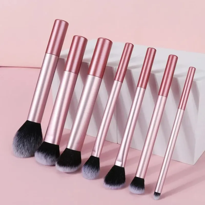10pcs Pink Makeup Brush Set for Beginners Mini Portable Foundation Eyeshadow Brushes with Crystal Handle Includes Brush Pouch — image 18