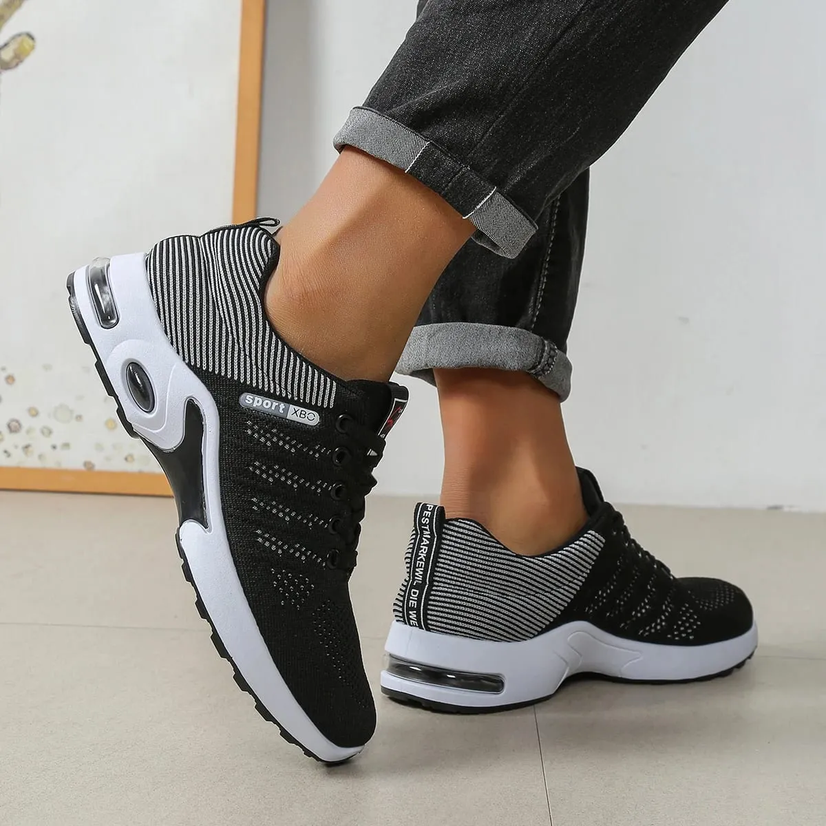 Men's Breathable Lace-Up Running Shoes Knitted Mesh Casual Shoes Comfortable Cushioned Sole Daily Shoes — image 3
